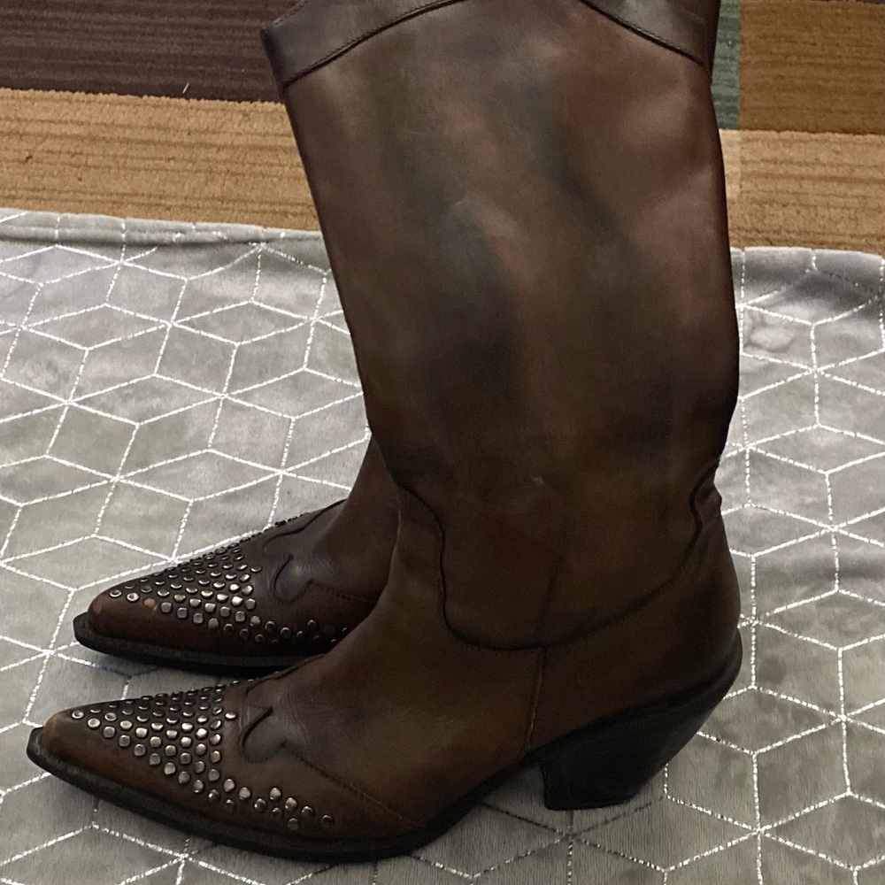 ⭐️Donna Più Leather Zipper Studded Boots